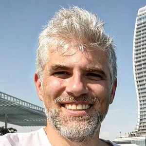 Manuel de Tezanos Pinto, 47 (Journalist)