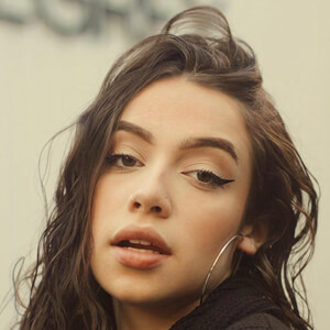 manuela perez, 21 (TikTok明星)