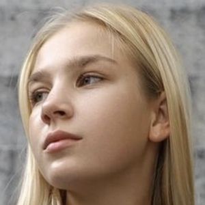 Margarita Barvina, 20 (YouTube Star)