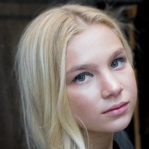 Margarita Barvina, 20 (YouTube明星)