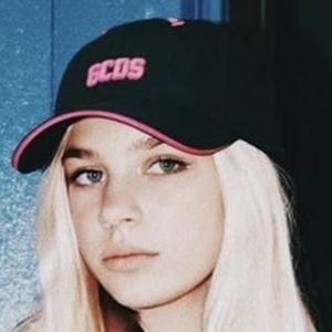 Margarita Barvina, 20 (YouTube Star)