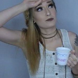 Margo Indigo, 32 (YouTube明星)