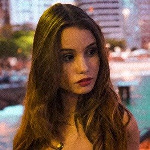 Mari Cardoso, 21 (Cantor Pop)