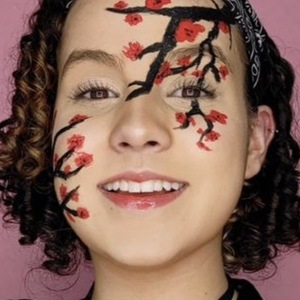 Mari Oliveira, 18 (YouTube Star)