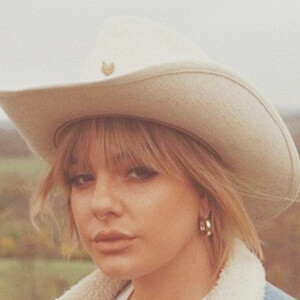 Maria Armstrong image 13