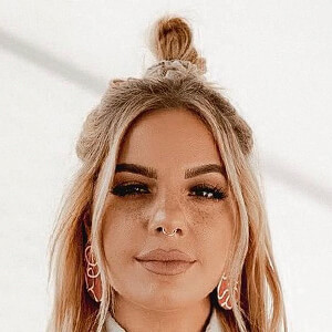 Maria Armstrong image 15