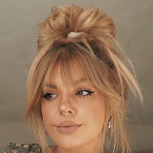 Maria Armstrong image 4