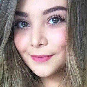 María Ayala, 26 (Звезда Youtube)