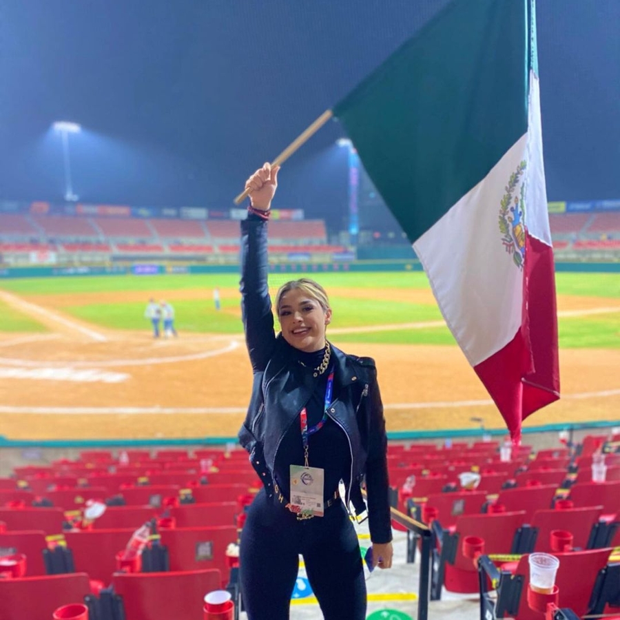 Maria Julissa image 16