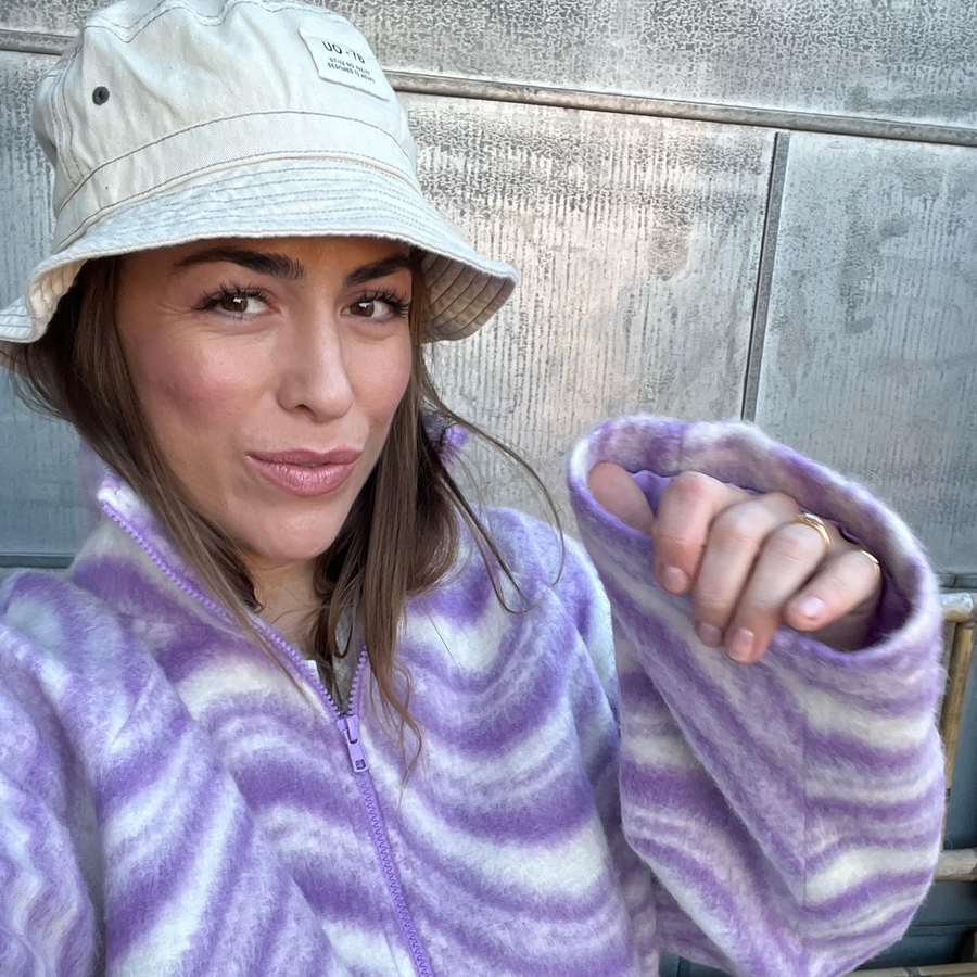 Maria Lucia, 41 (Pop Singer)