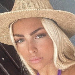 María Mingueza, 23 (Instagram Star)