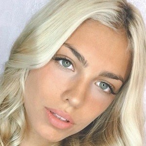 María Mingueza, 23 (Instagram Star)