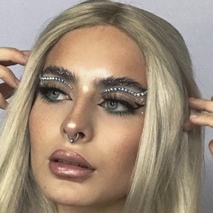 María Sol Mendoza, 27 (Makeup Artist)