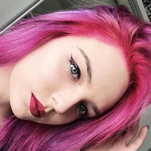 Mariana Devogeski, 28 (Instagram Star)