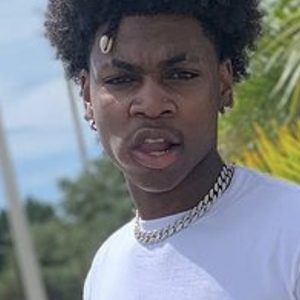 Mariigocrazy, 22 (Estrella de TikTok)