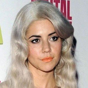 Marina Diamandis, 40 (流行歌手)