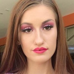 Marina Leigh, 24 (TikTok明星)