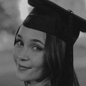 Marissa Layne Mowry, 25 (Instagram Star)