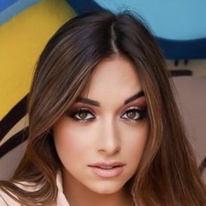 Marissa Patricia Lucchese, 28 (现实之星)