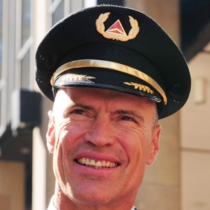 Mark Messier image 7