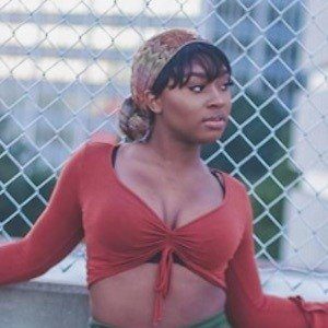 Marne, 30 (Instagram Star)