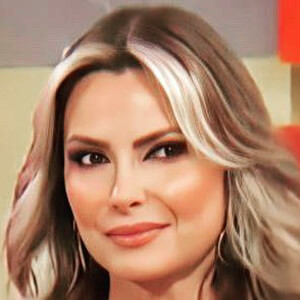 Martha Julia image 5