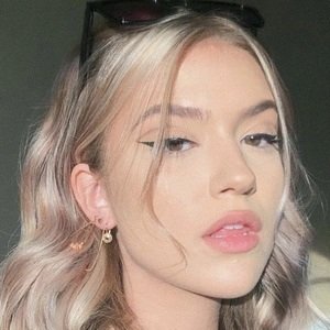 Martina Lynn, 23 (TikTok Star)