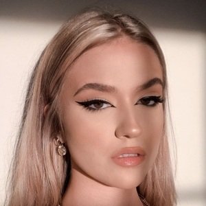 Martina Lynn, 23 (TikTok Star)