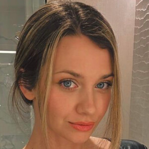 Mary Brant, 28 (TikTok明星)