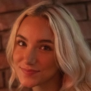 Mary Canterbury, 22 (TikTok明星)