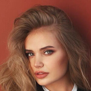 Mary Hockings image 6