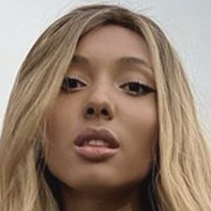 Mary Senn, 32 (YouTube明星)