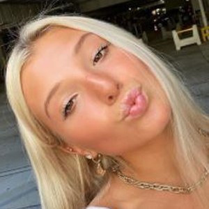 Mary Sergi, 22 (Instagram Star)