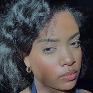 Maryam Lewis image 4