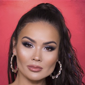 Maryam Maquillage, 39 (YouTube Star)