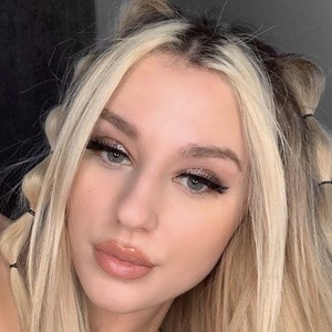 Maryne Ponsard, 27 (TikTok Star)