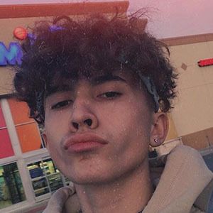 Mathew Valenzuela, 20 (Ngôi sao Instagram)