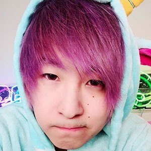 Maxmello, 39 (Estrella de YouTube)