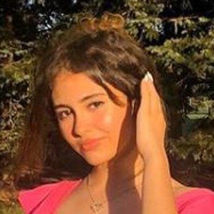 Maya Bouguenna, 21 (Instagram Star)