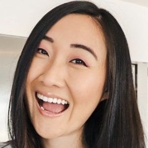 Maya Lee, 33 (Estrelas do YouTube)