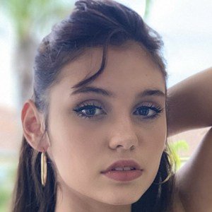 Maya Waverly image 6