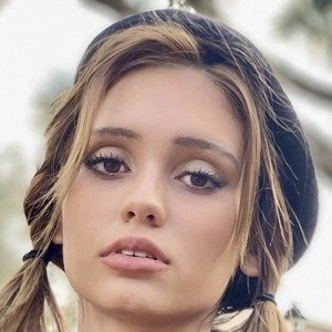 Maya Waverly, 24 (模特)