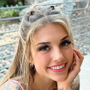 McKenna Matta, 30 (Instagram明星)