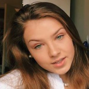 McKenzie Roman, 21 (Instagram明星)