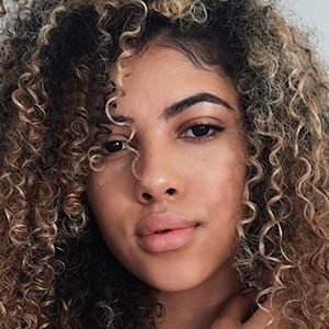 Mckenzie Small, 24 (Attrice TV)