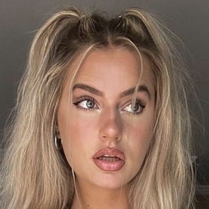 Megan James image 6