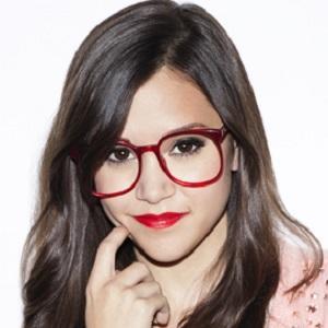 Megan Nicole, 32 (Cantante pop)