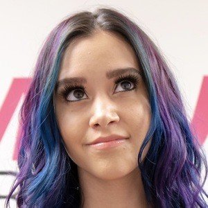 Megan Nicole, 32 (Chanteuse pop)