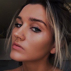 Megan Sulli, 28 (Estrella de Instagram)