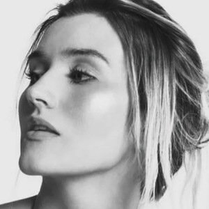 Megan Sulli, 28 (Instagram明星)